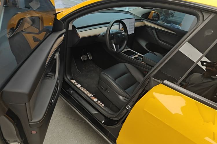 Used Tesla Model Y 2021 Long-Range All-Wheel-Drive Version Driver Seat