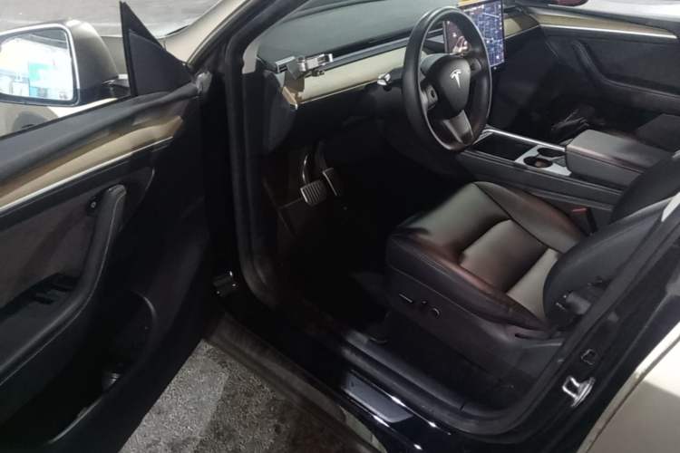 Used Tesla Model Y 2021 Standard Range Rear-Wheel Drive Version Driver Seat