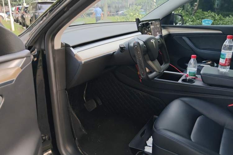 Used Tesla Model Y 2021 Standard Range Rear-Wheel Drive Version Driver Seat