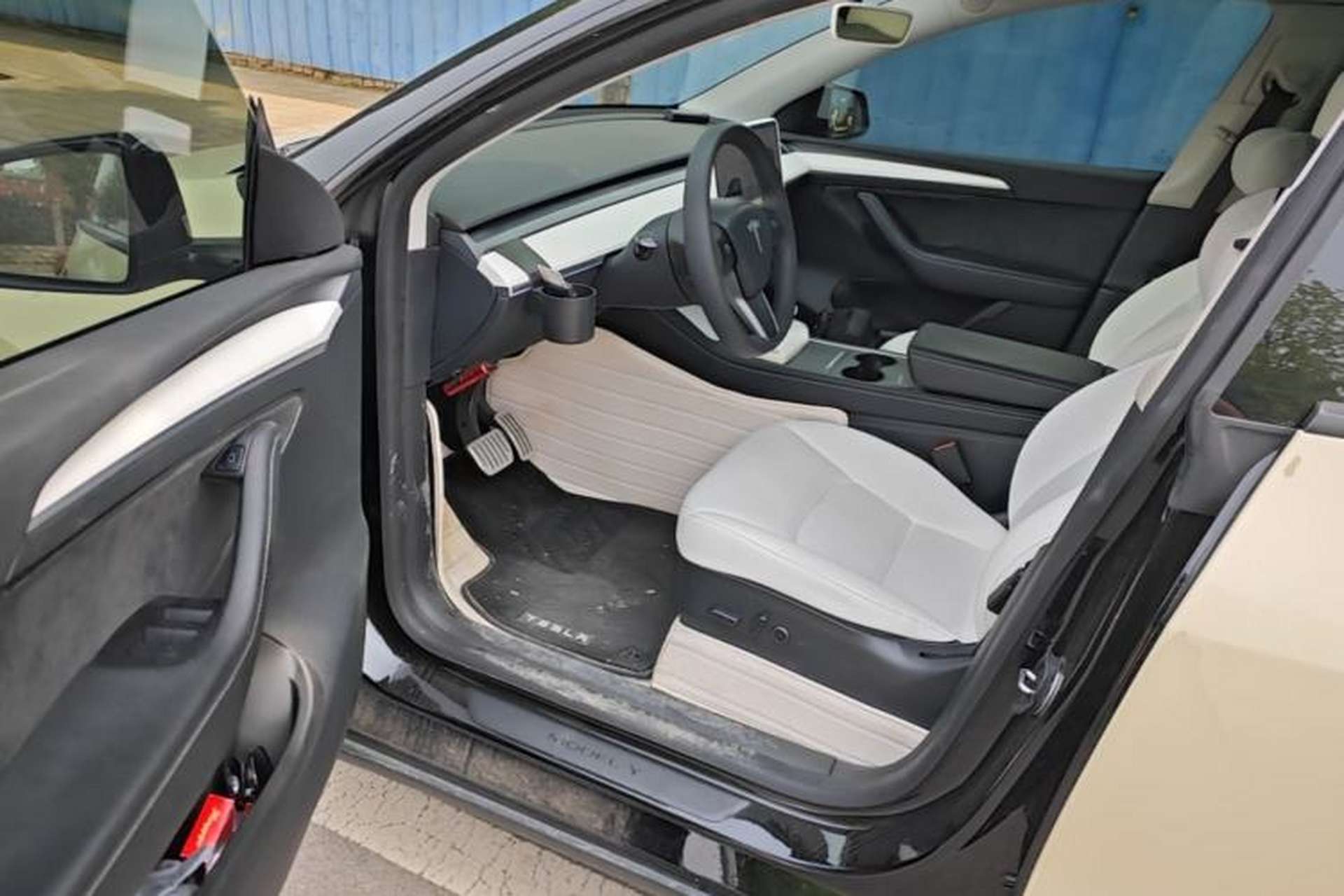 Used Tesla Model Y 2021 Long-Range All-Wheel-Drive Version 3D7 Driver Seat