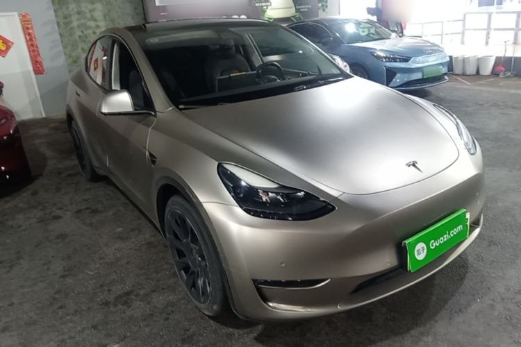 Used Tesla Model Y 2021 Standard Range Rear-Wheel Drive Version Front Right 45 Deg