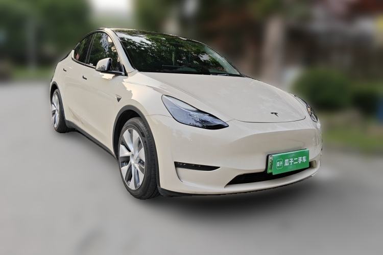 Used Tesla Model Y 2021 Standard Range Rear-Wheel Drive Version Front Right 45 Deg