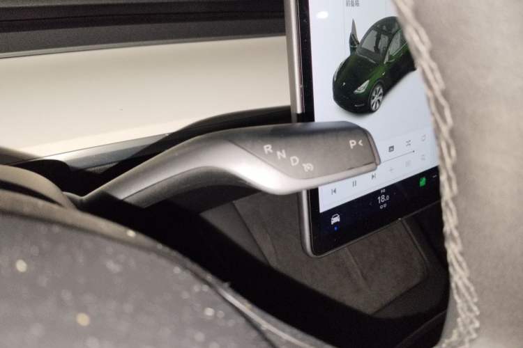 Used Tesla Model Y 2021 Standard Range Rear-Wheel Drive Version Gear Lever