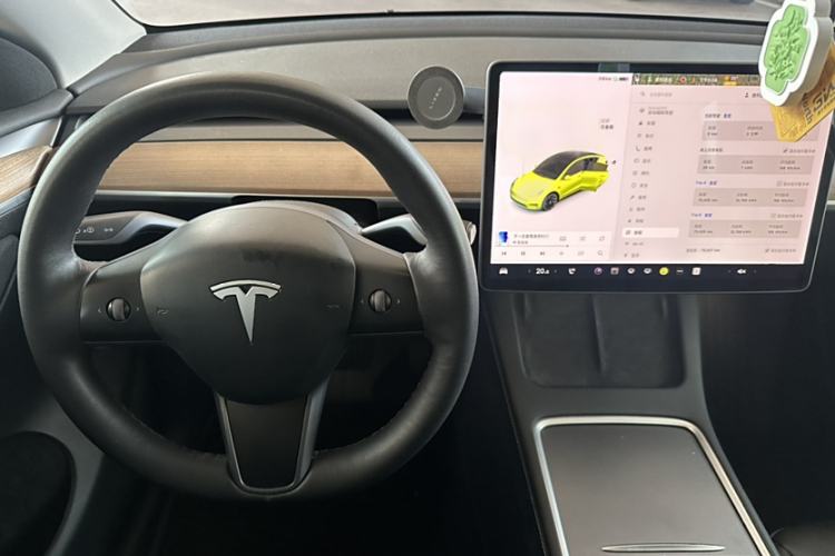 Used Tesla Model Y 2021 Standard Range Rear-Wheel Drive Version Interior 2