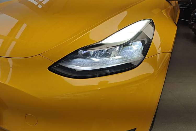 Used Tesla Model Y 2021 Long-Range All-Wheel-Drive Version Left Front Headlight
