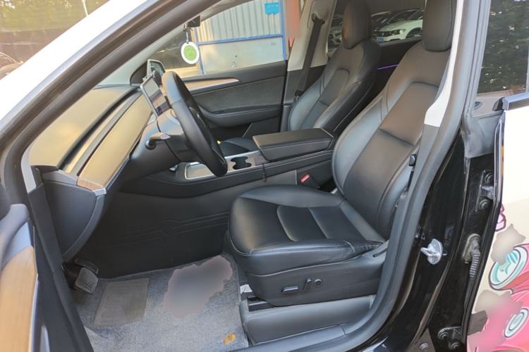 Used Tesla Model Y 2021 Standard Range Rear-Wheel Drive Version Left Front Seat