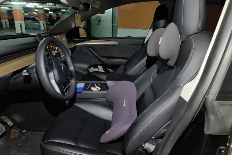 Used Tesla Model Y 2021 Standard Range Rear-Wheel Drive Version Left Front Seat