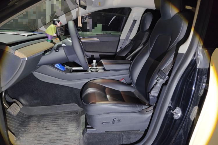 Used Tesla Model Y 2021 Standard Range Rear-Wheel Drive Version Left Front Seat