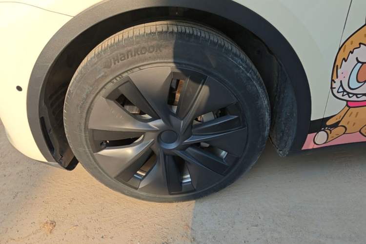 Used Tesla Model Y 2021 Standard Range Rear-Wheel Drive Version Left Front Wheel Hub