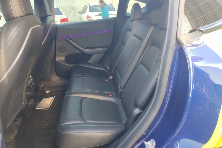 Used Tesla Model Y 2021 Long-Range All-Wheel-Drive Version Left Rear Seat