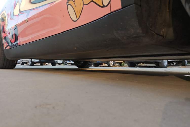 Used Tesla Model Y 2021 Standard Range Rear-Wheel Drive Version Right Side Sill