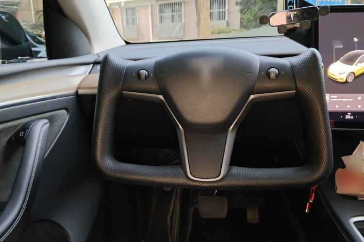 Used Tesla Model Y 2021 Standard Range Rear-Wheel Drive Version Steering Wheel