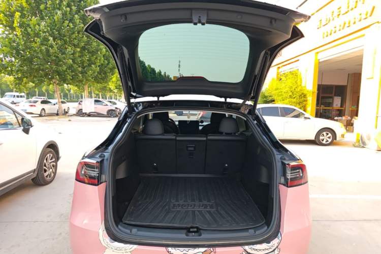 Used Tesla Model Y 2021 Standard Range Rear-Wheel Drive Version Trunk