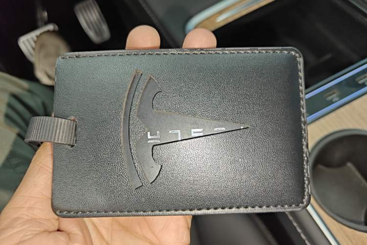 Used Tesla Model Y 2021 Long-Range All-Wheel-Drive Version Vehicle Key