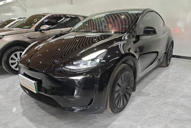 Ojetý Tesla Model Y 2022 Rear-Wheel-Drive Version