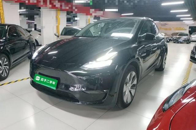 Używany Tesla Model Y 2022 Long-Range All-Wheel-Drive Version