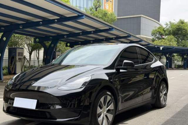 Tesla Model Y 2022 Revised Version Rear-Wheel Drive مستعملة