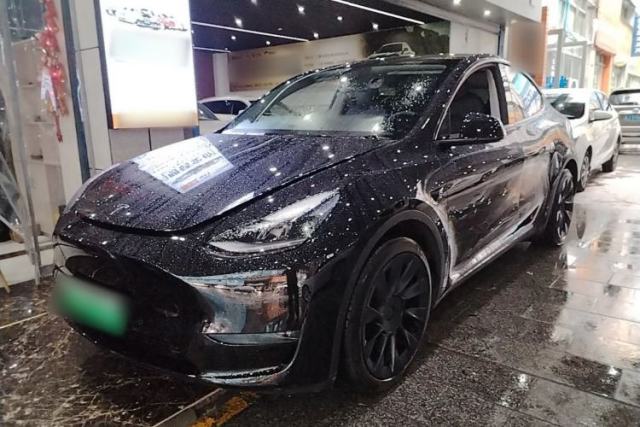 Used Tesla Model Y 2022 Long-Range All-Wheel-Drive Version