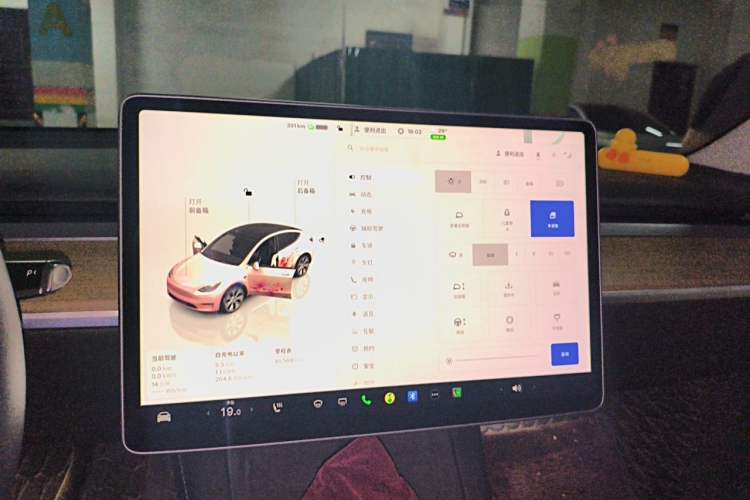 Used Tesla Model Y 2022 Revised Version Rear-Wheel Drive Audio And AC Panel