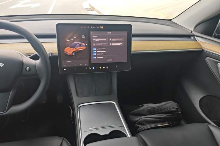 Used Tesla Model Y 2022 Revised Version Rear-Wheel Drive Audio And AC Panel