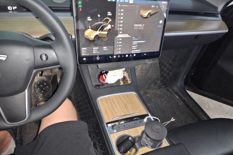 Used Tesla Model Y 2022 Long-Range All-Wheel-Drive Version Audio And AC Panel