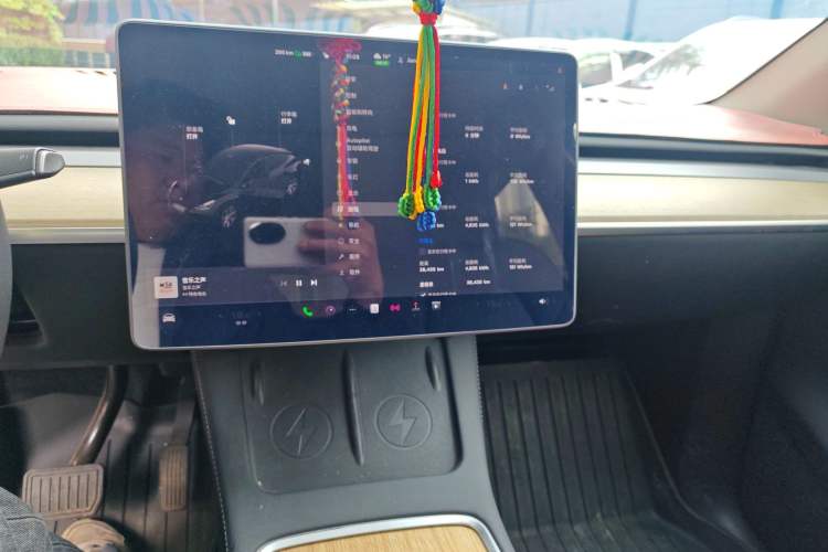 Used Tesla Model Y 2022 Revised Version Rear-Wheel Drive Audio And AC Panel