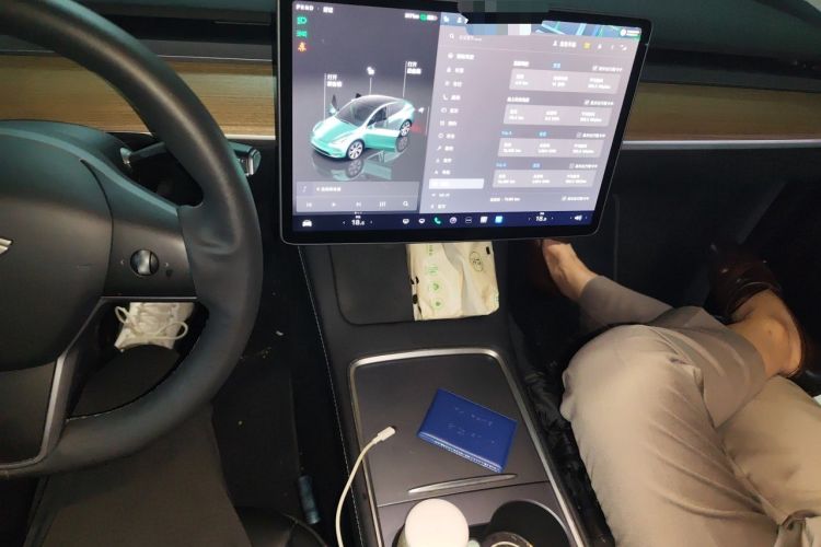 Used Tesla Model Y 2022 Long-Range All-Wheel-Drive Version Audio And AC Panel