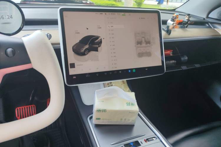 Used Tesla Model Y 2022 Long-Range All-Wheel-Drive Version Audio And AC Panel