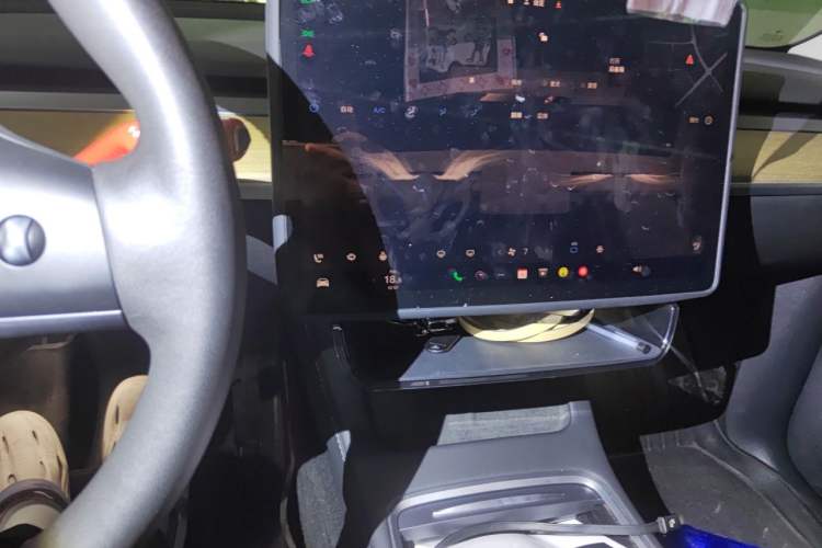 Used Tesla Model Y 2022 Revised Version Rear-Wheel Drive Audio And AC Panel