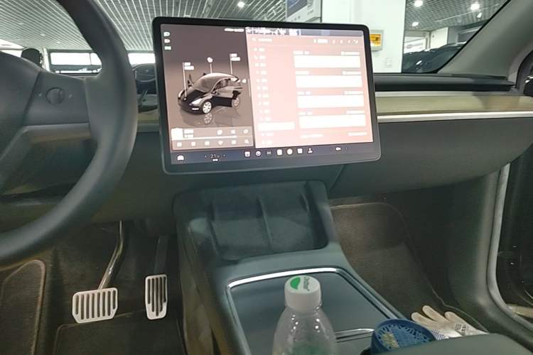Used Tesla Model Y 2022 Rear-Wheel-Drive Version Audio And AC Panel