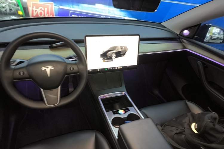 Used Tesla Model Y 2022 Revised Version Rear-Wheel Drive Audio And AC Panel