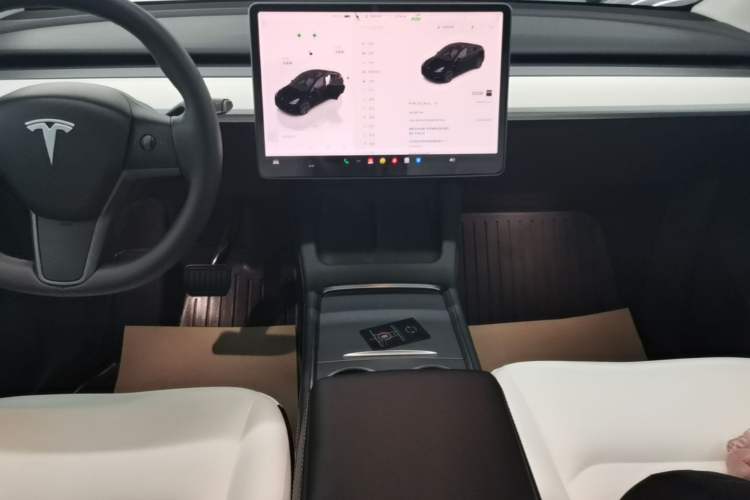 Used Tesla Model Y 2022 Rear-Wheel-Drive Version Audio And AC Panel