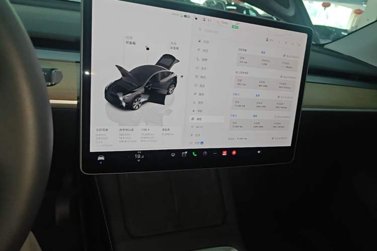 Used Tesla Model Y 2022 Revised Version Rear-Wheel Drive Audio And AC Panel