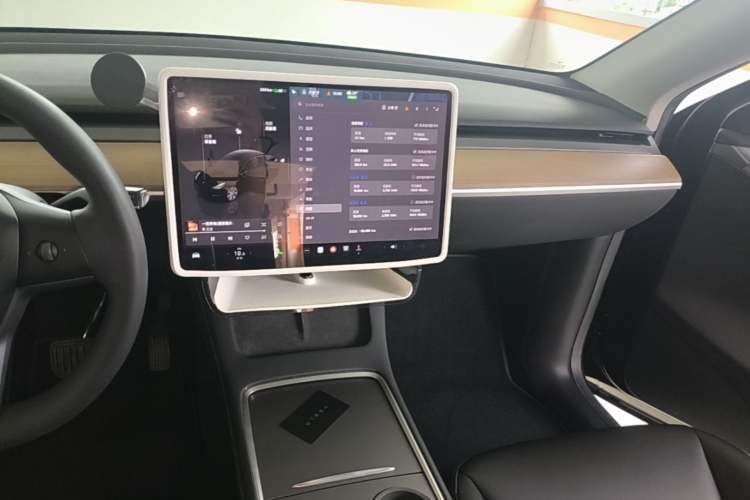 Used Tesla Model Y 2022 Revised Version Rear-Wheel Drive Audio And AC Panel