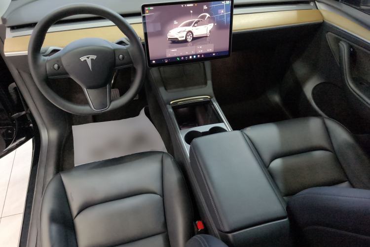 Used Tesla Model Y 2022 Rear-Wheel-Drive Version Center Console