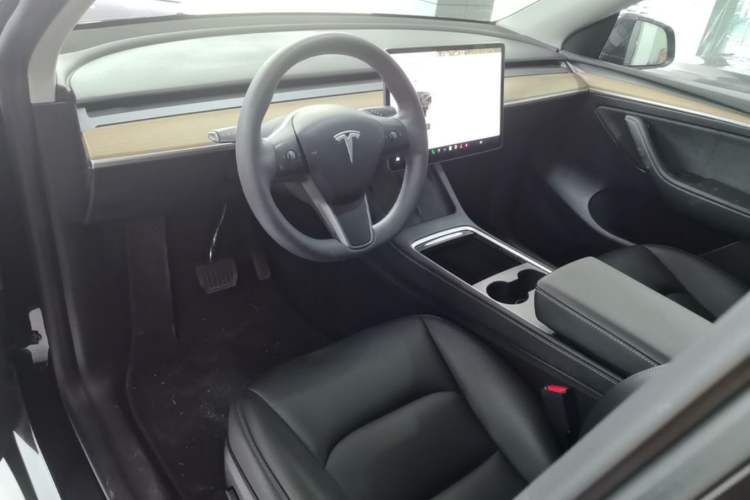 Used Tesla Model Y 2022 Revised Version Rear-Wheel Drive Center Console