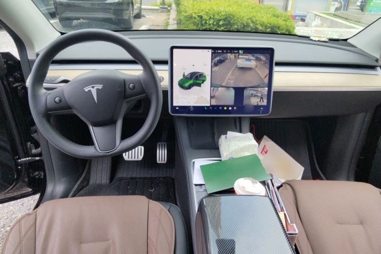 Used Tesla Model Y 2022 Performance High-Performance All-Wheel-Drive Version Center Console