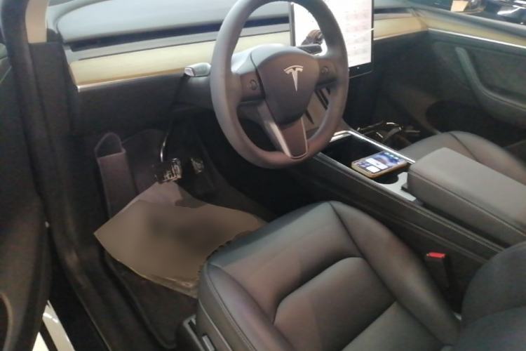 Used Tesla Model Y 2022 Revised Version Rear-Wheel Drive Center Console
