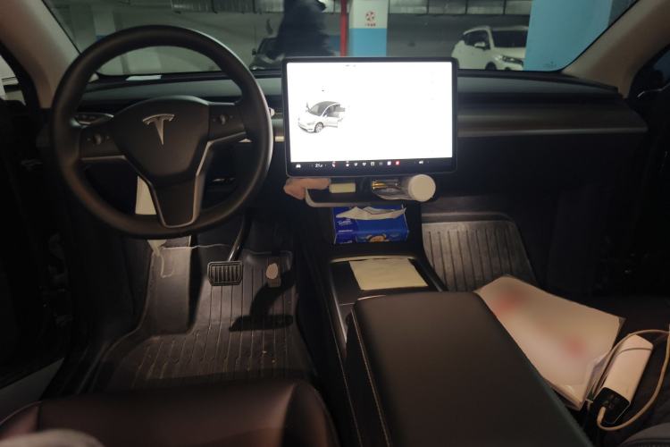 Used Tesla Model Y 2022 Rear-Wheel-Drive Version Center Console