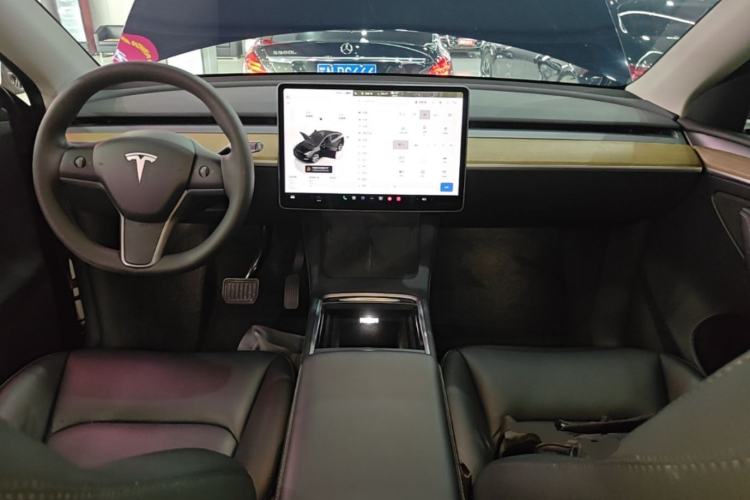 Used Tesla Model Y 2022 Revised Version Rear-Wheel Drive Center Console