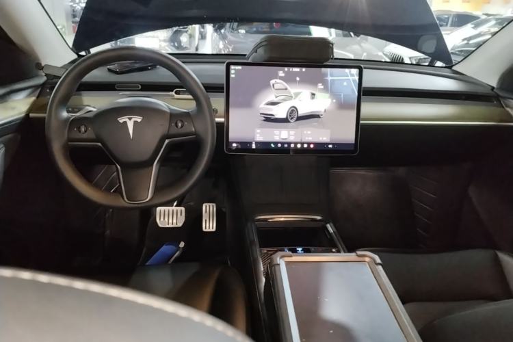 Used Tesla Model Y 2022 Performance High-Performance All-Wheel-Drive Version Center Console