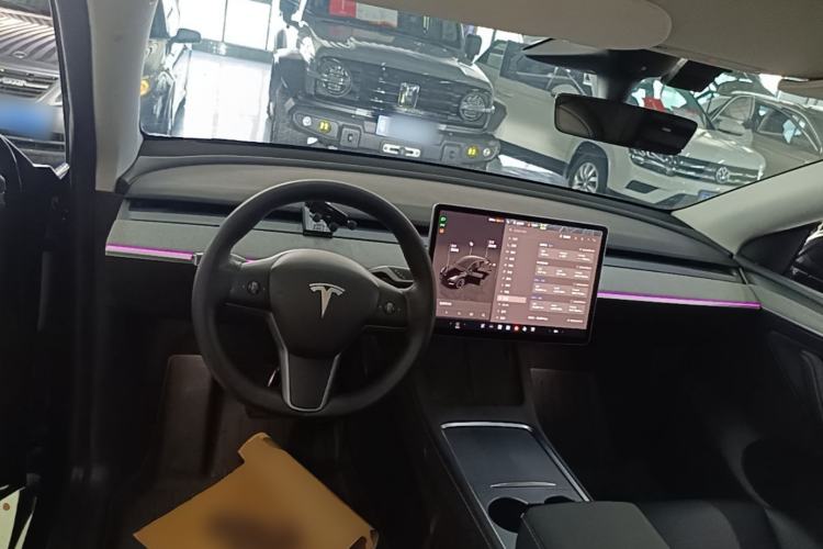 Used Tesla Model Y 2022 Rear-Wheel-Drive Version Center Console