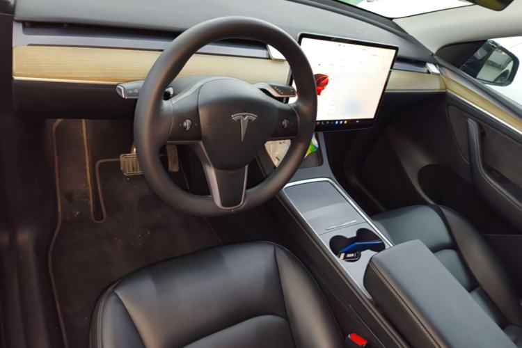 Used Tesla Model Y 2022 Revised Version Rear-Wheel Drive Center Console