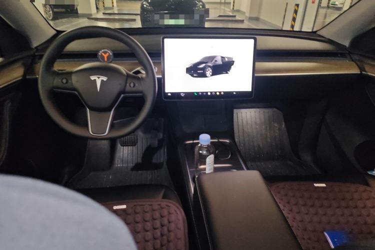 Used Tesla Model Y 2022 Revised Version Long-Range All-Wheel Drive Center Console