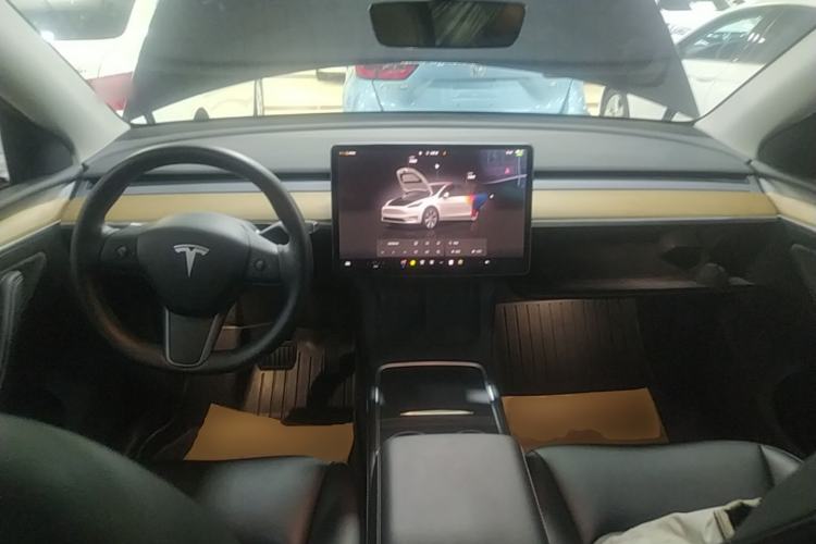 Used Tesla Model Y 2022 Rear-Wheel-Drive Version Center Console