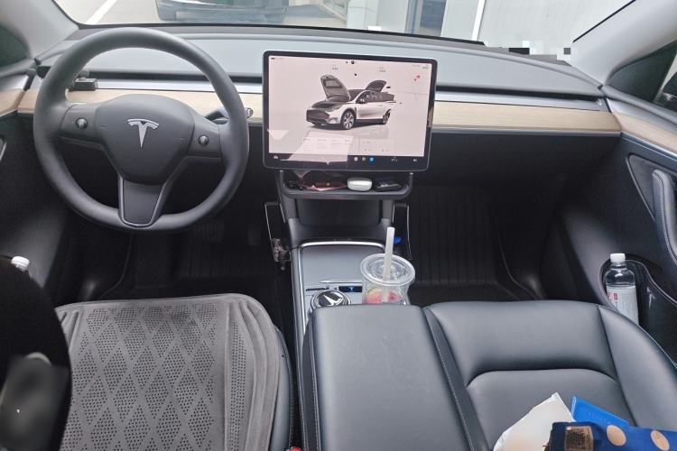 Used Tesla Model Y 2022 Revised Version Rear-Wheel Drive Center Console