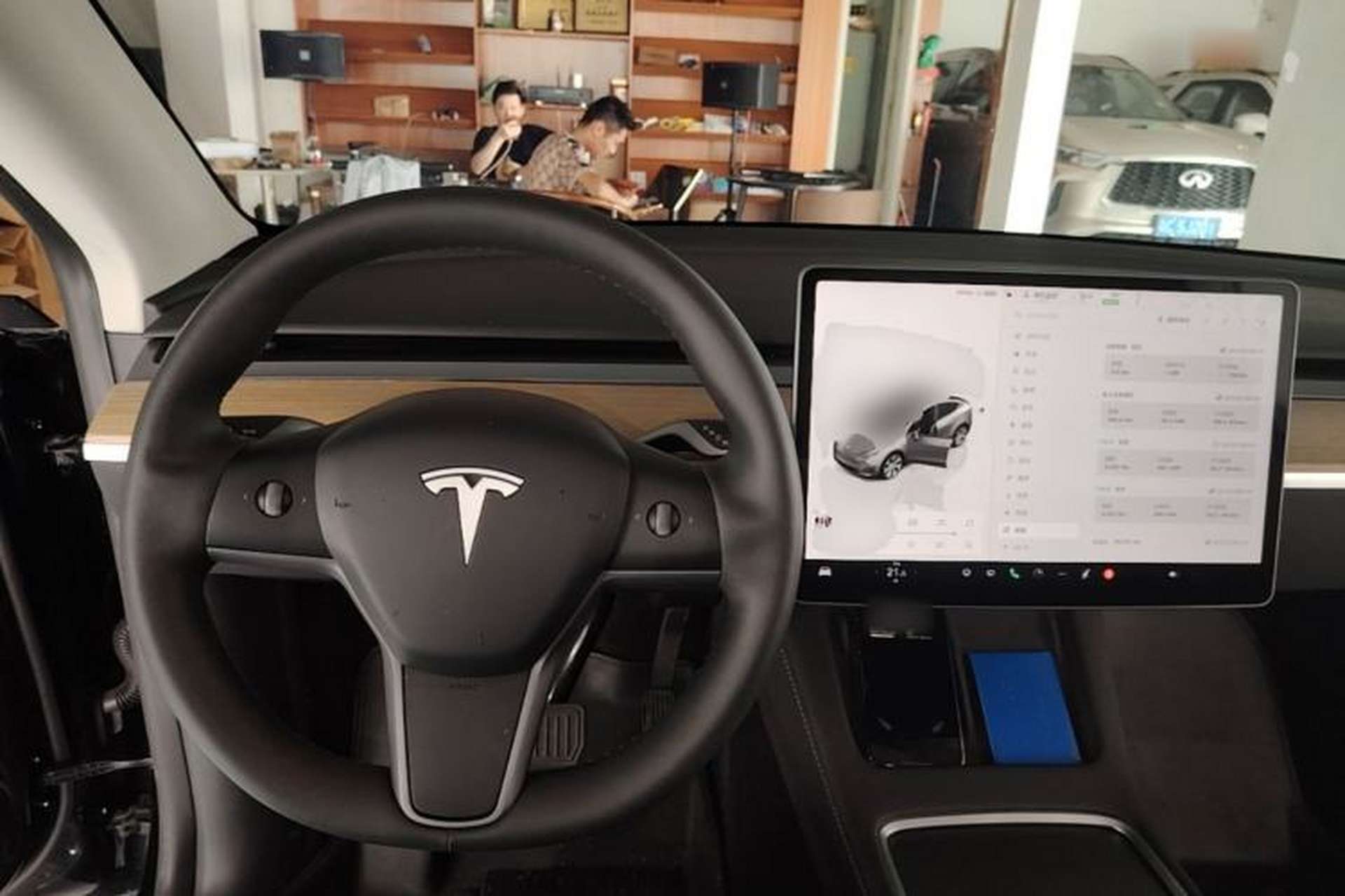 Used Tesla Model Y 2022 Rear-Wheel-Drive Version Center Console
