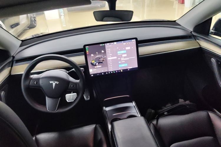 Used Tesla Model Y 2022 Revised Version Rear-Wheel Drive Center Console