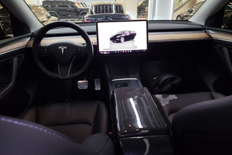 Used Tesla Model Y 2022 Revised Version Rear-Wheel Drive Center Console