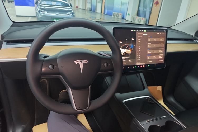 Used Tesla Model Y 2022 Rear-Wheel-Drive Version Center Console
